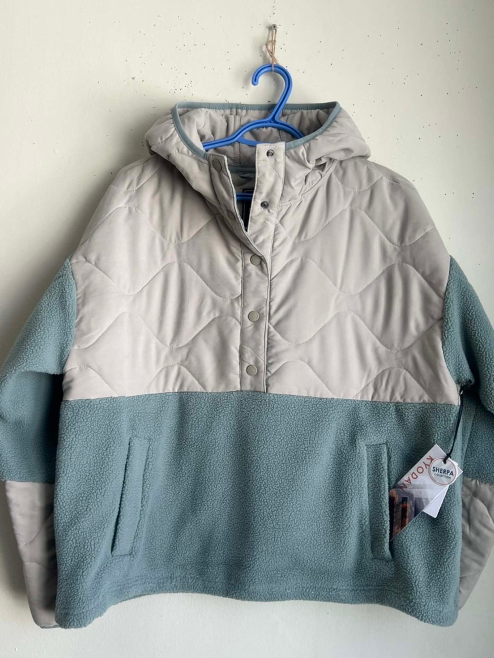 Kyodan Sage Green and Light Gray Quilted Hooded Pullover Jacket